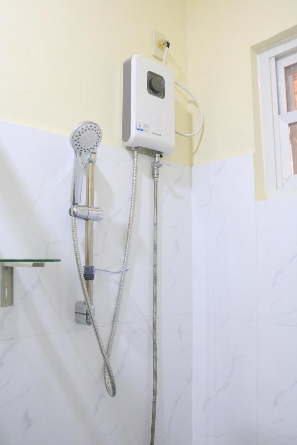 Anicia Guesthouse Rooms Paranaque City Esterno foto