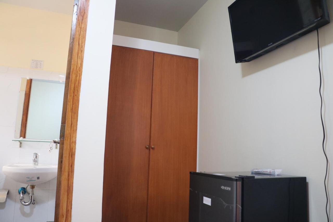 Anicia Guesthouse Rooms Paranaque City Esterno foto