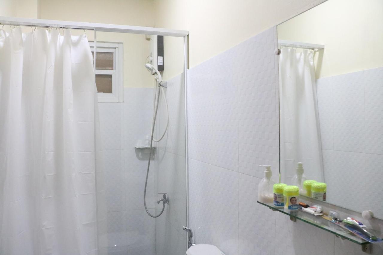 Anicia Guesthouse Rooms Paranaque City Esterno foto