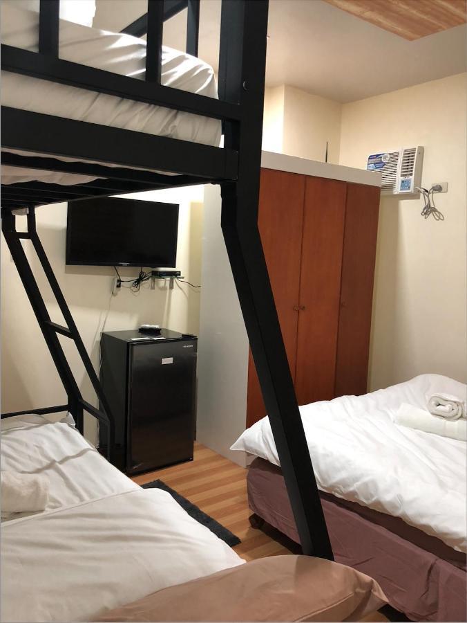 Anicia Guesthouse Rooms Paranaque City Esterno foto