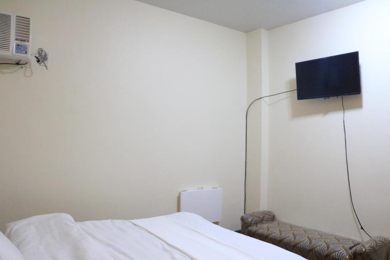 Anicia Guesthouse Rooms Paranaque City Esterno foto