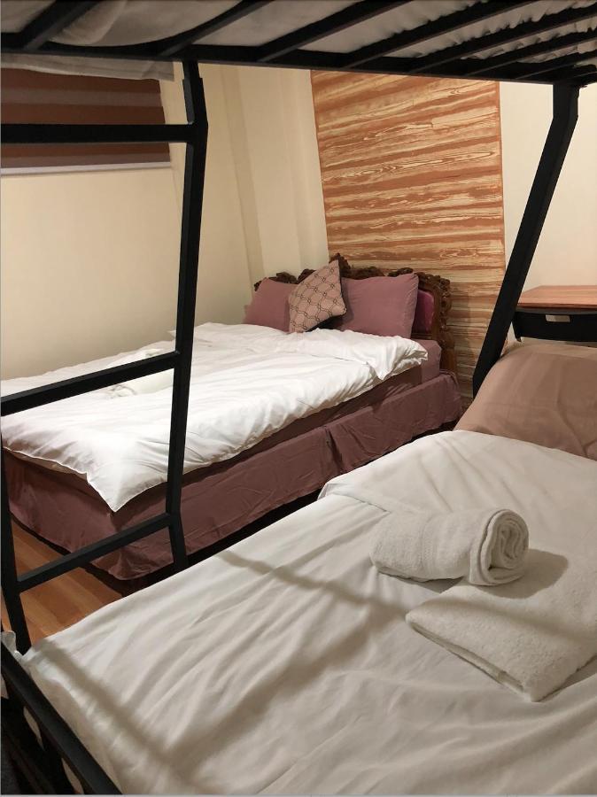 Anicia Guesthouse Rooms Paranaque City Esterno foto